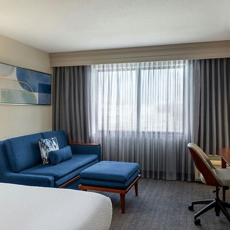 Courtyard Mt. Holly Westampton Hotel Exterior photo