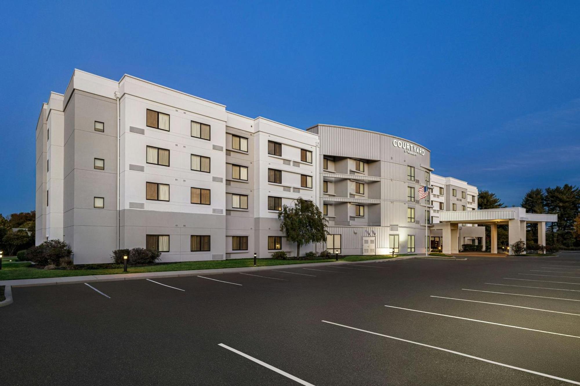 Courtyard Mt. Holly Westampton Hotel Exterior photo